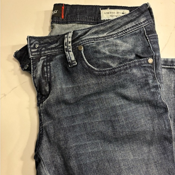 Guess Low Rise Jegging - Picture 3 of 4